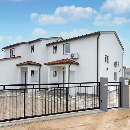 3 Bedroom In 沃德年